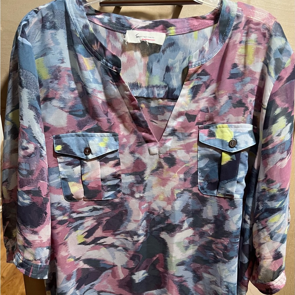 TWO By VINCE CAMUTO TOP